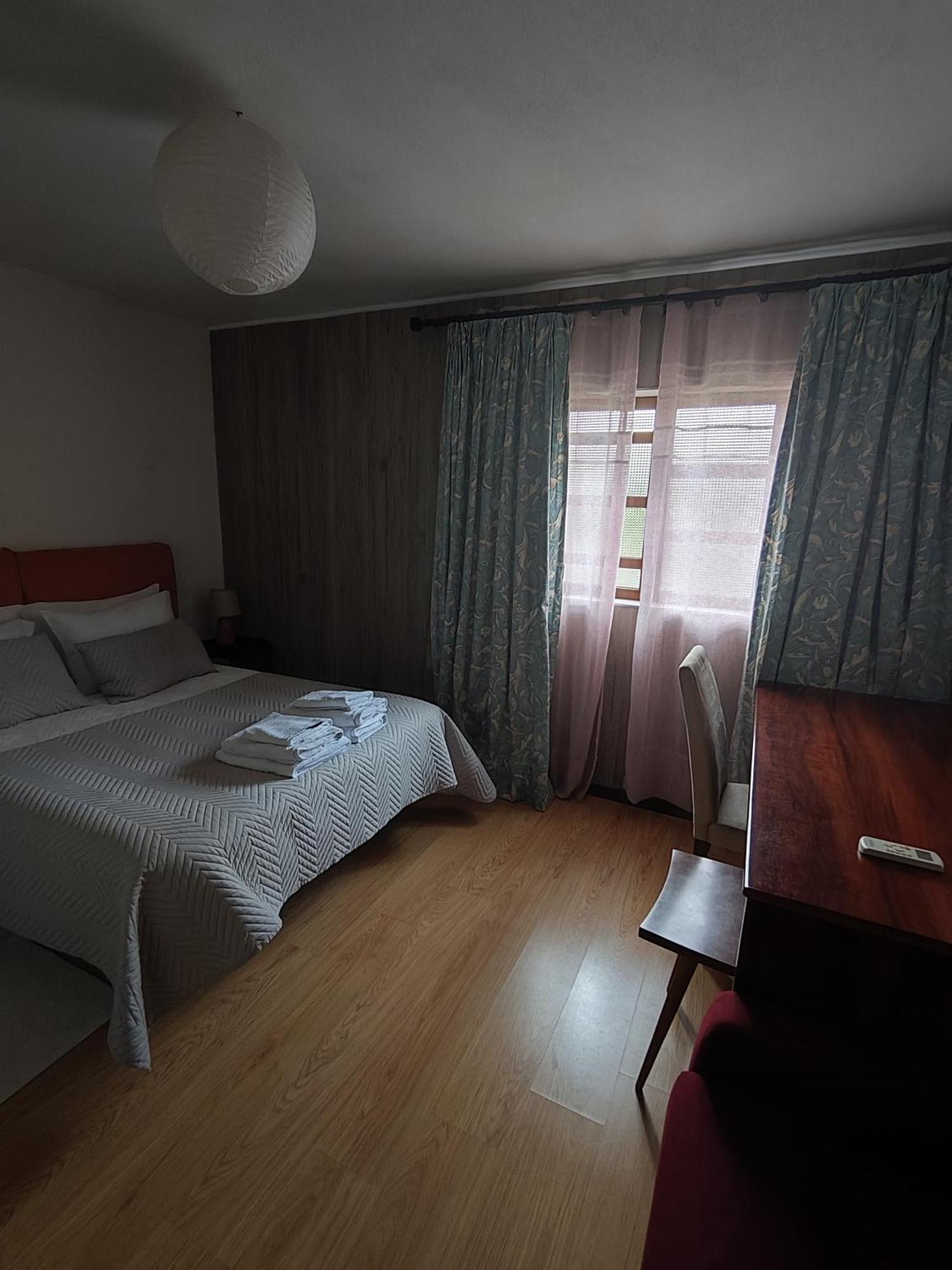Casa Sr Do Calvario 파코스 데 페레이라 객실 사진